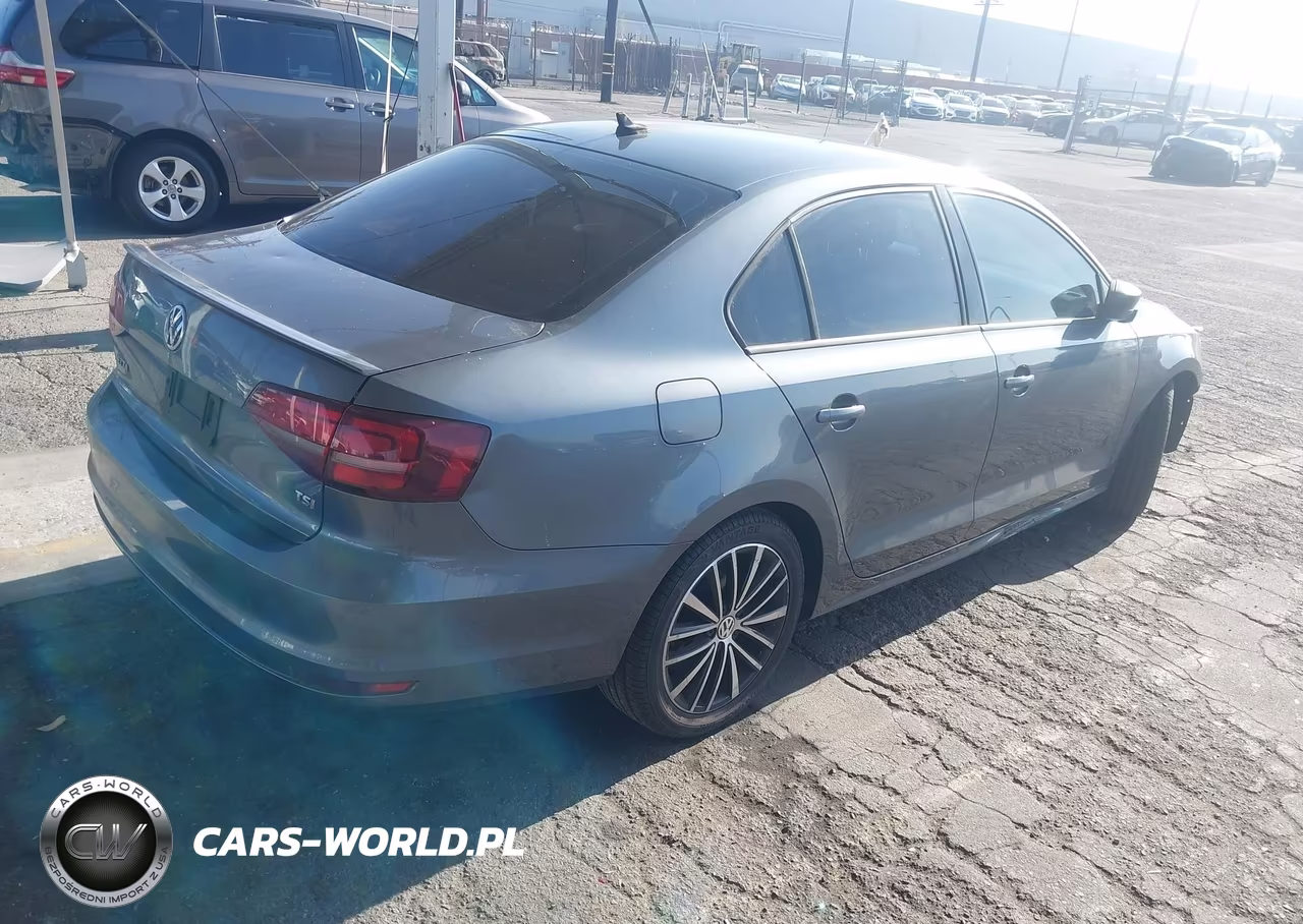 2016 Volkswagen Jetta 1.8T Sport VIN:3VWD17AJ0GM284152 - 4