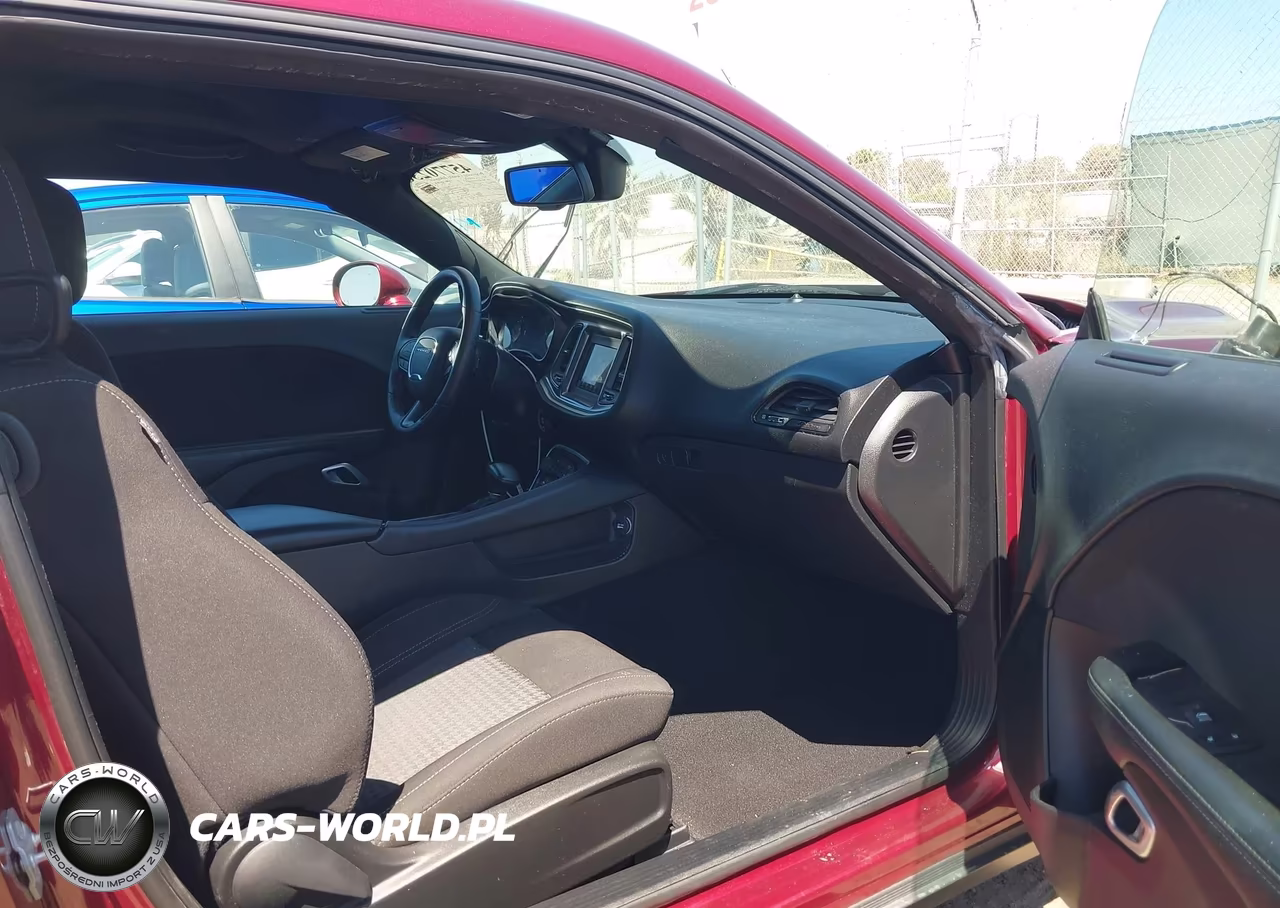 2021 Dodge Challenger Sxt VIN:2C3CDZAG6MH547376 - 5