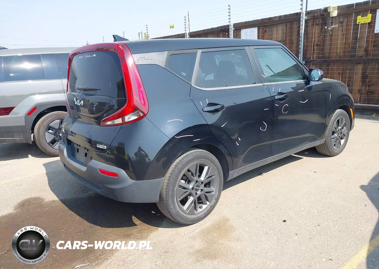 2022 Kia Soul Ex VIN:KNDJ33AU4N7165904 - 4