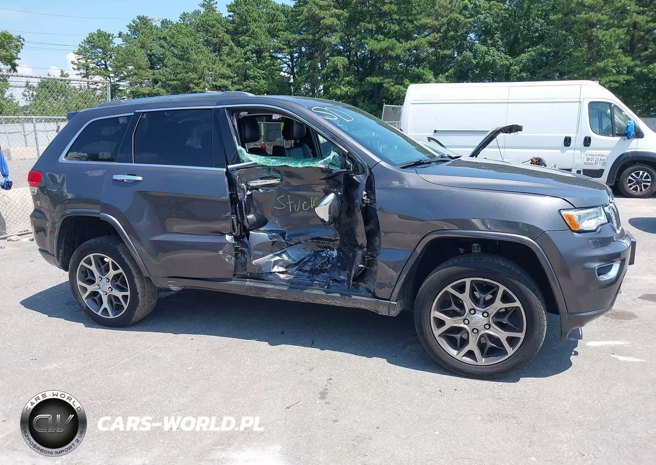 2019 Jeep Grand Cherokee Overland 4X4 VIN:1C4RJFCG9KC727767 - 13