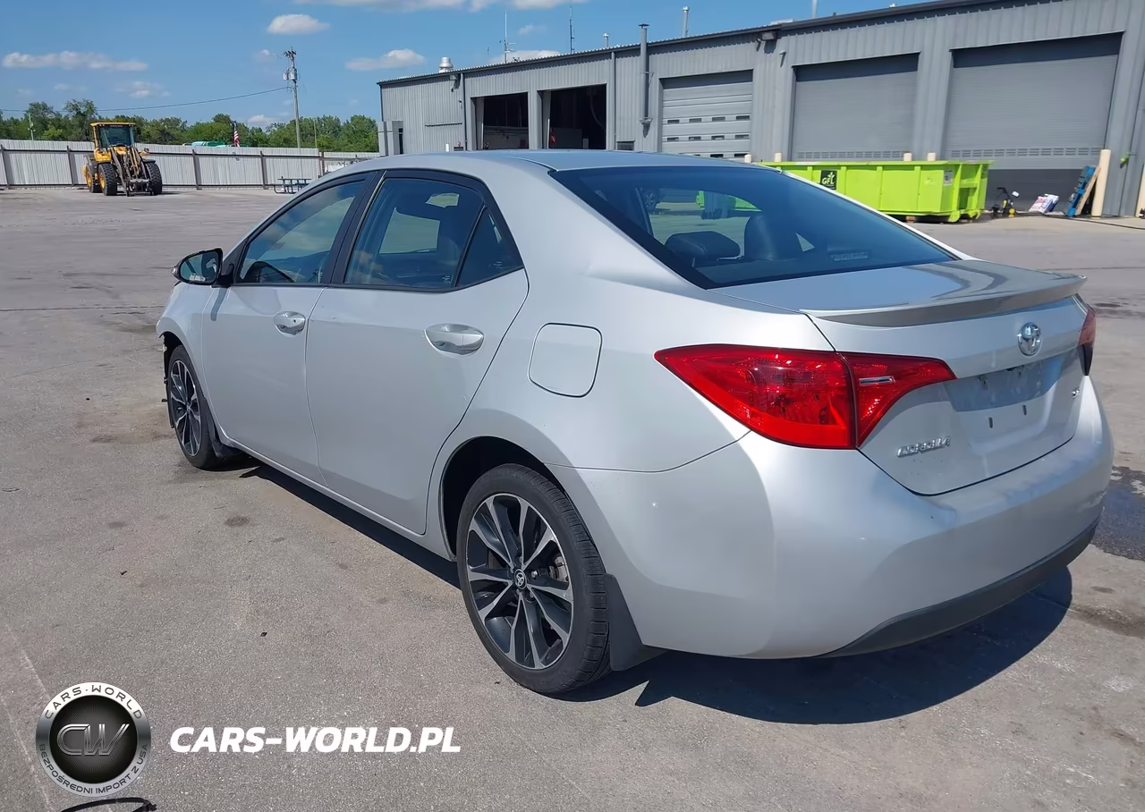 2017 Toyota Corolla Se VIN:2T1BURHE4HC750455 - 3
