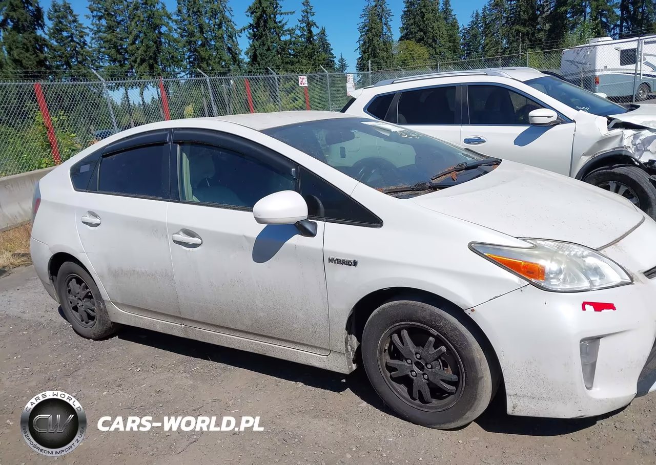 2014 Toyota Prius Three VIN:JTDKN3DU4E0385031 - 13