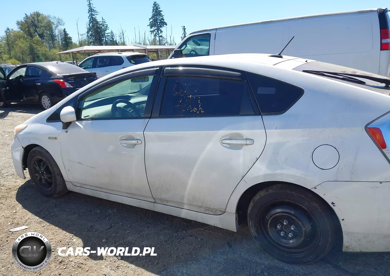 2014 Toyota Prius Three VIN:JTDKN3DU4E0385031 - 14