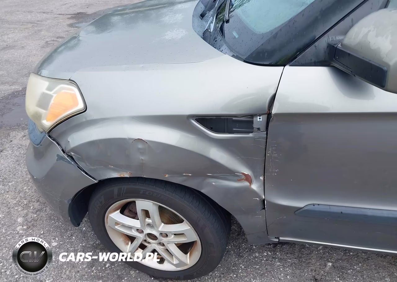 2010 Kia Soul + VIN:KNDJT2A21A7161828 - 6