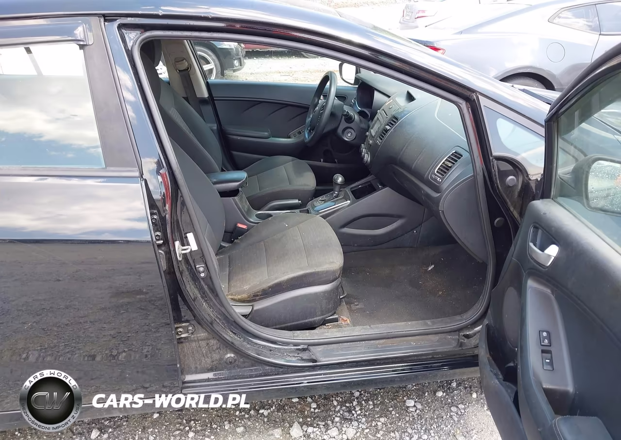 2017 Kia Forte Lx VIN:3KPFL4A77HE118943 - 5