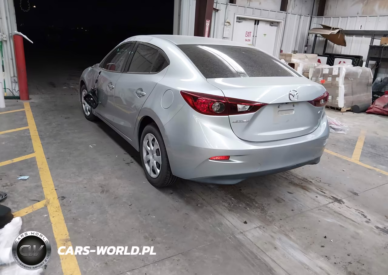2018 Mazda Mazda3 Sport VIN:3MZBN1U79JM217162 - 3