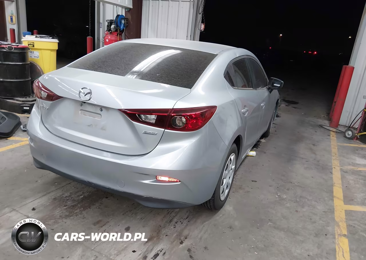 2018 Mazda Mazda3 Sport VIN:3MZBN1U79JM217162 - 4