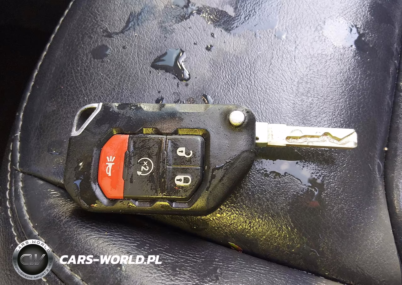 2021 Jeep Wrangler 4Xe Unlimited Sahara 4X4 VIN:1C4JJXP68MW765920 - 11