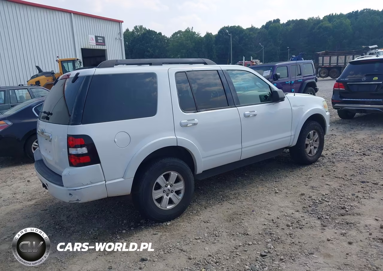 2010 Ford Explorer Xlt VIN:1FMEU6DEXAUA11418 - 4