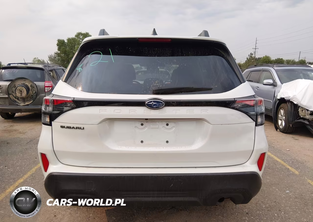 2025 Subaru Forester Premium VIN:JF2SLDDC6SH588584 - 17