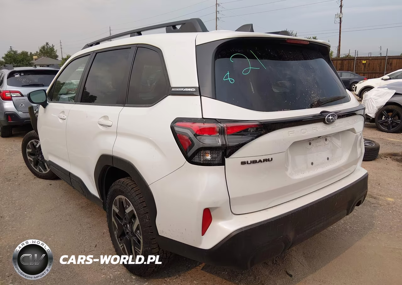 2025 Subaru Forester Premium VIN:JF2SLDDC6SH588584 - 3