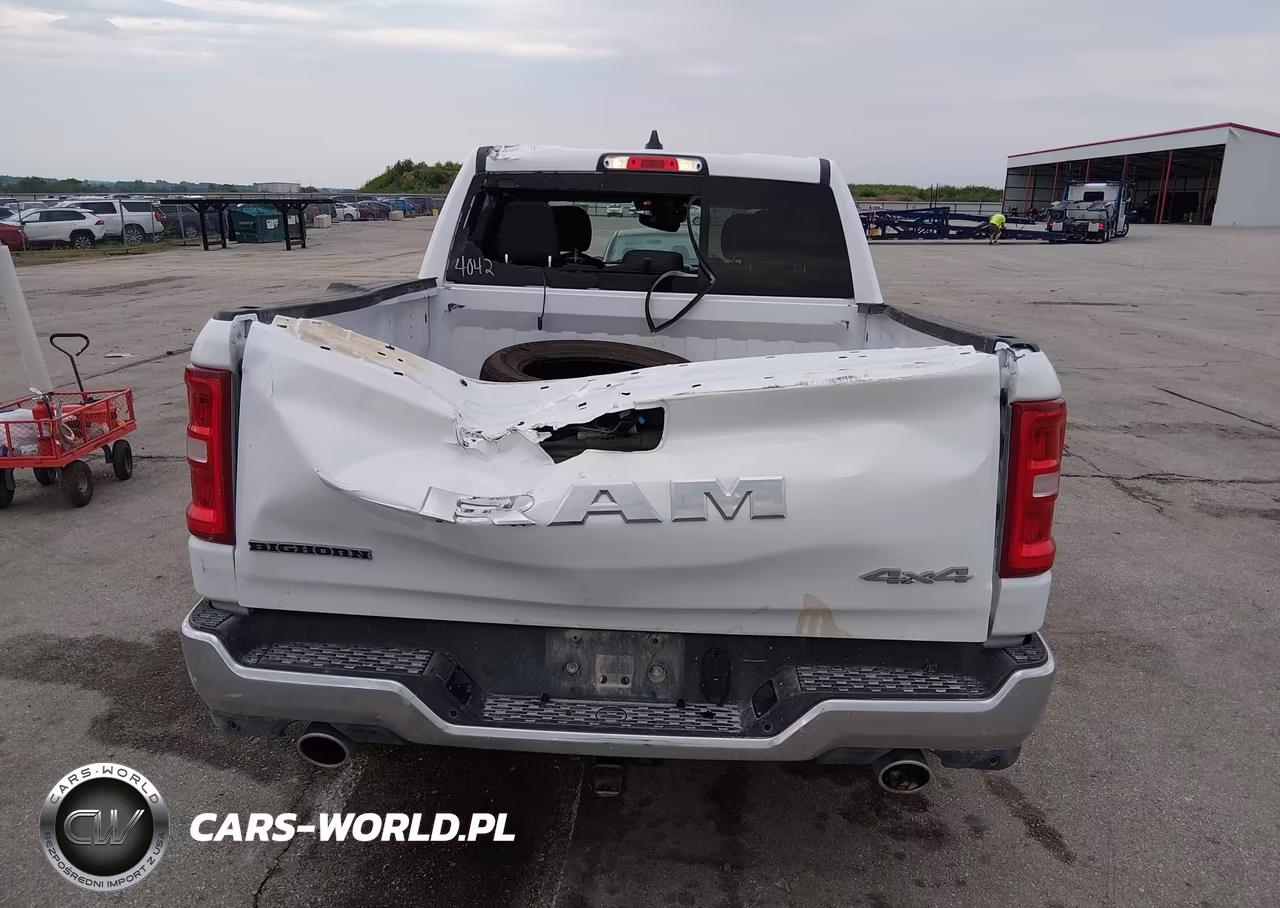 2026 Ram 1500 Big Horn 4X4 5'7 Box VIN:1C6SRFFT9TN304042 - 17