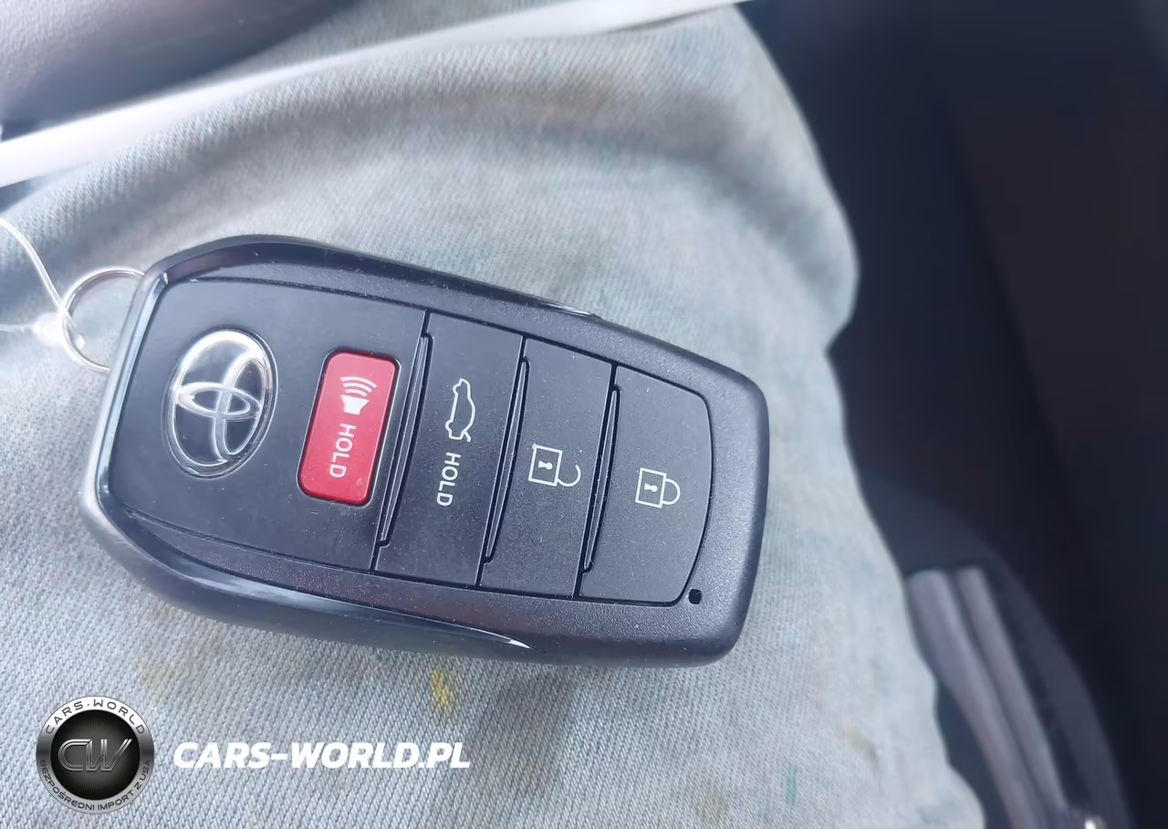 2026 Toyota Camry Le VIN:4T1DAACK1TU752431 - 11