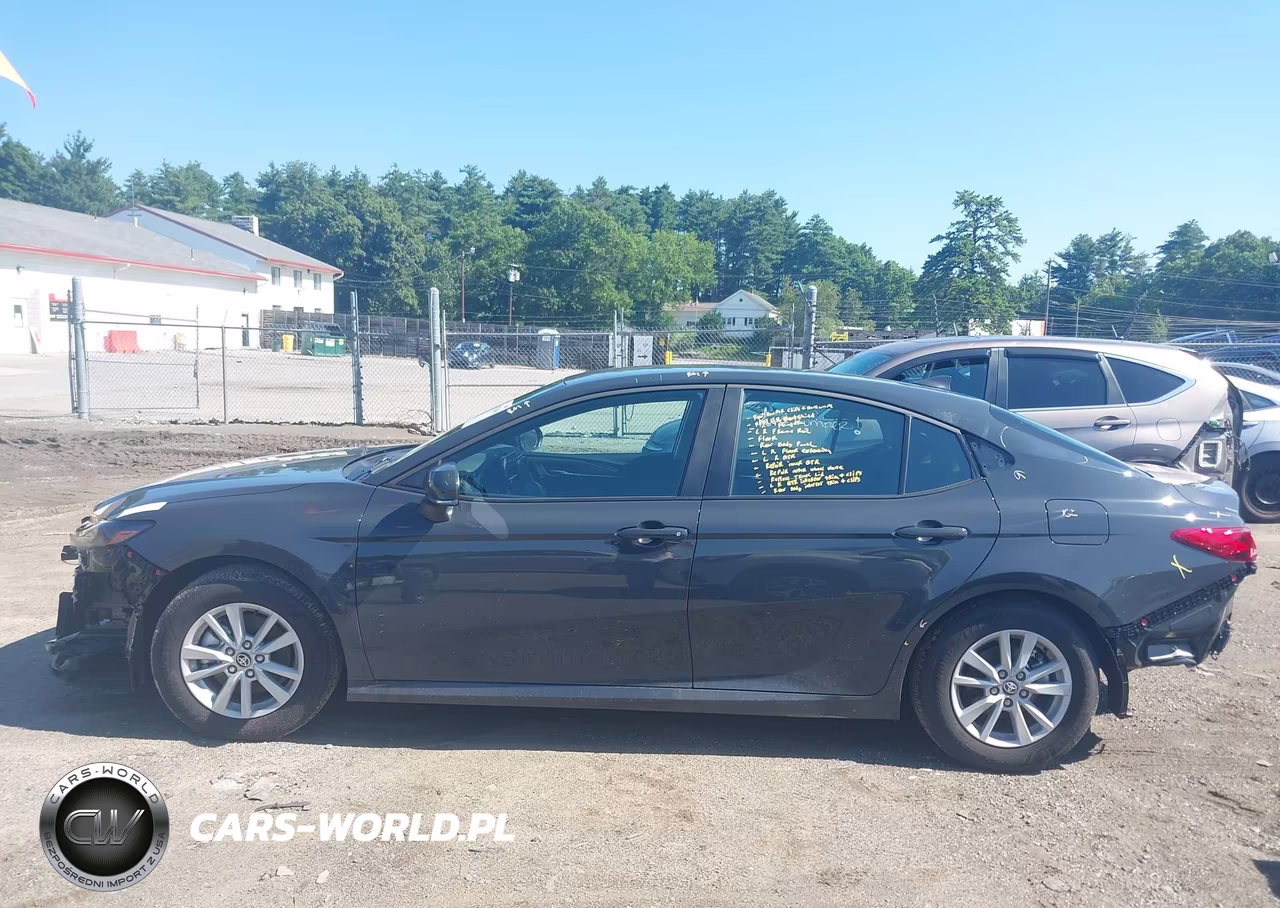 2026 Toyota Camry Le VIN:4T1DAACK1TU752431 - 15