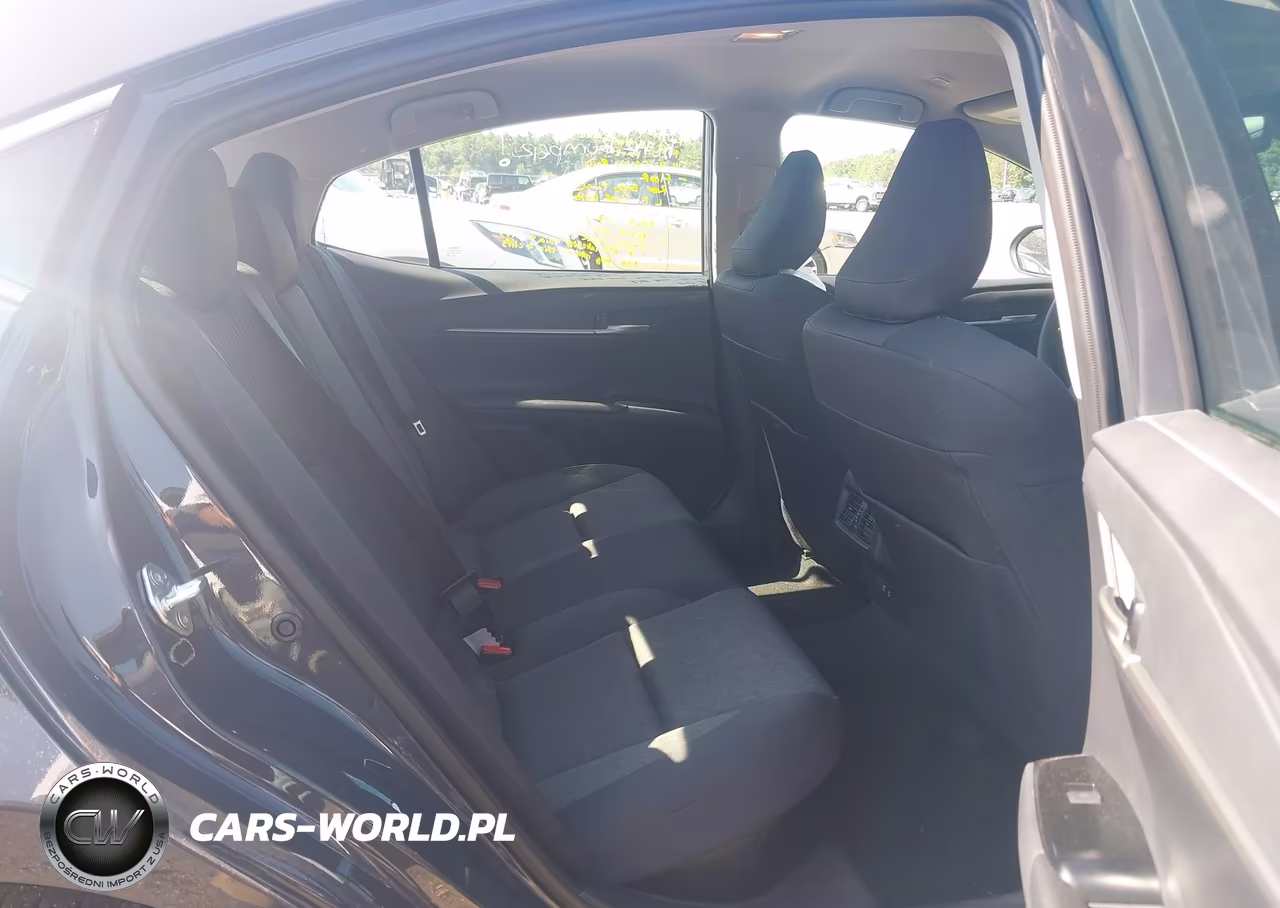 2026 Toyota Camry Le VIN:4T1DAACK1TU752431 - 8