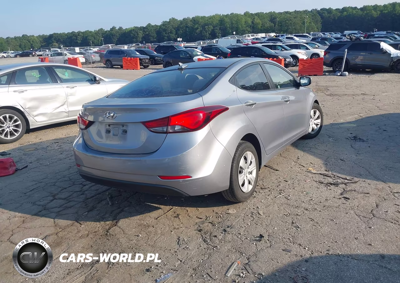 2016 Hyundai Elantra Se VIN:5NPDH4AE7GH719609 - 4