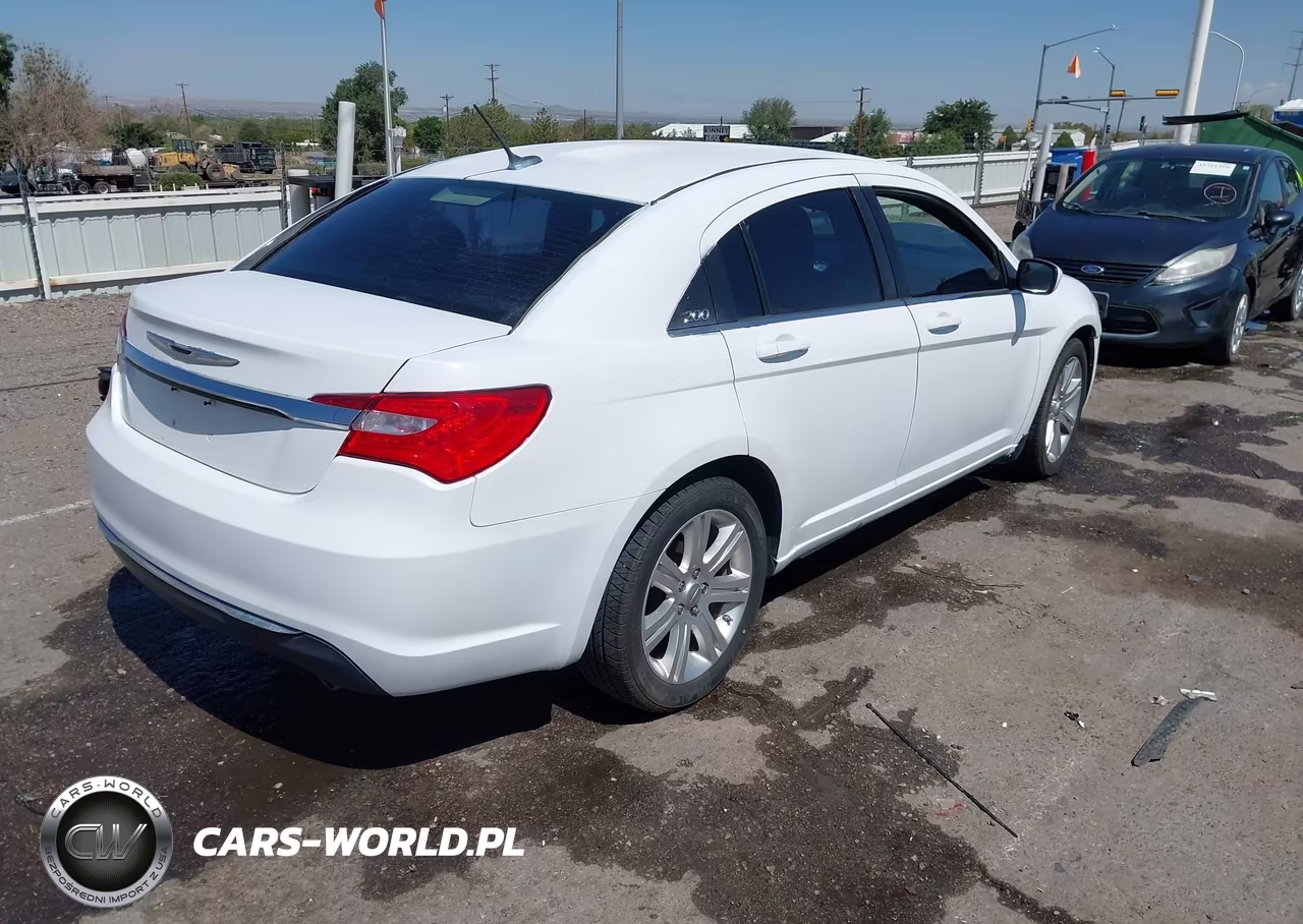 2012 Chrysler 200 Touring VIN:1C3CCBBG5CN160848 - 4