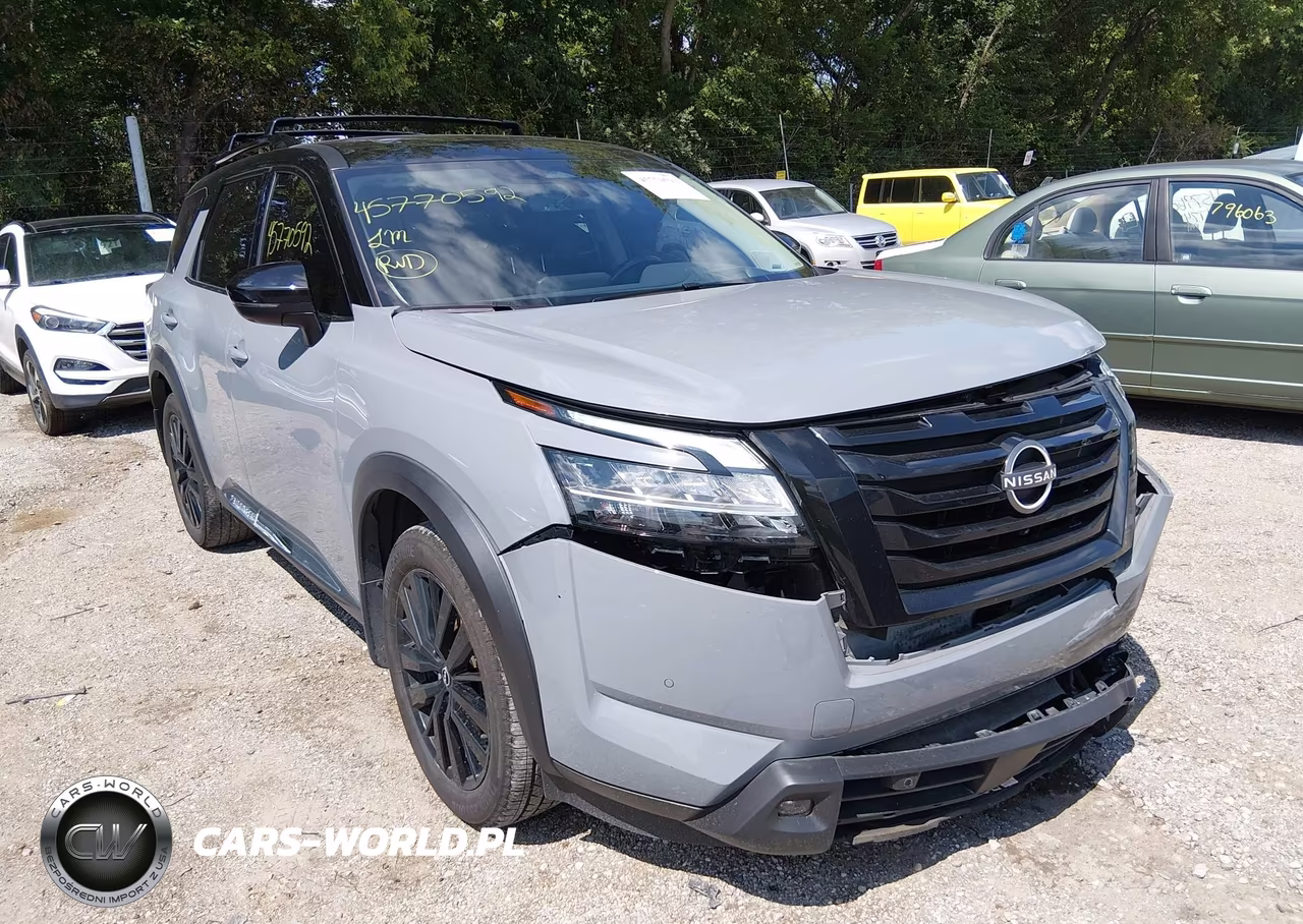 2023 Nissan Pathfinder Platinum