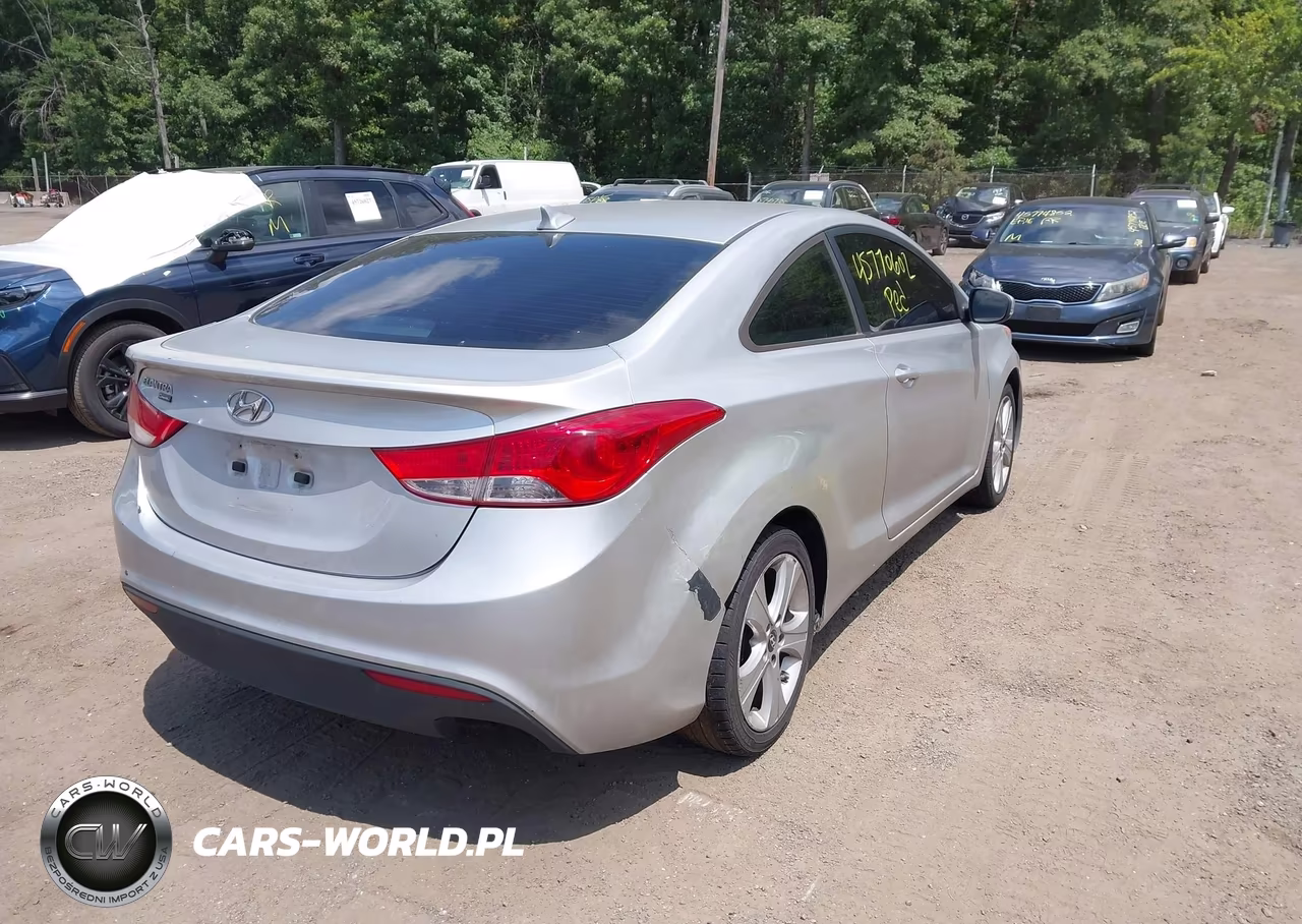 2013 Hyundai Elantra Se VIN:KMHDH6AE6DU008895 - 4