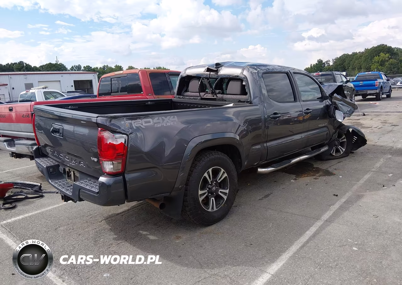 2017 Toyota Tacoma Dbl Cab-Sr5-Trd Sport-Or VIN:5TFDZ5BN6HX013724 - 4