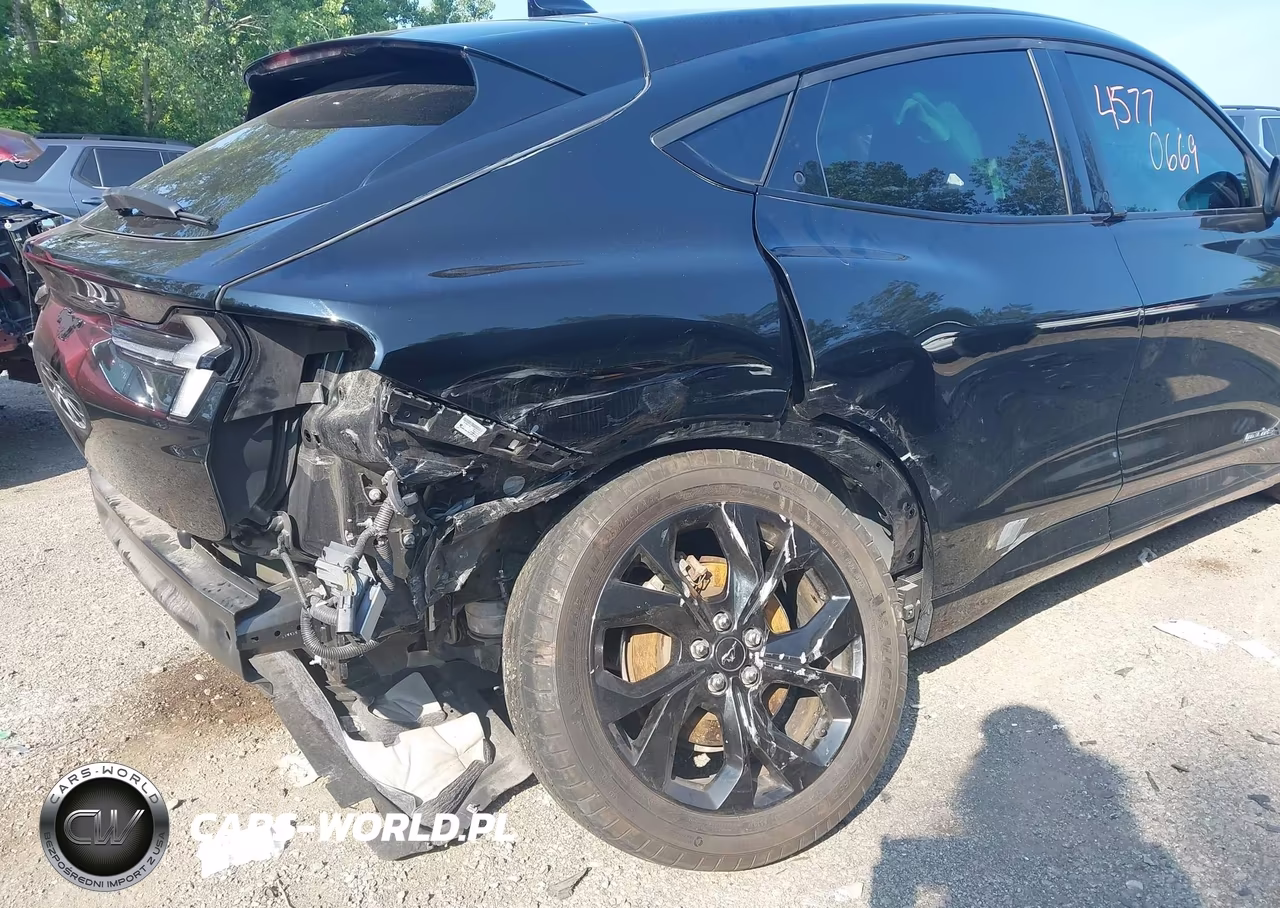2023 Ford Mustang Mach-E Premium VIN:3FMTK3SU1PMB02077 - 6