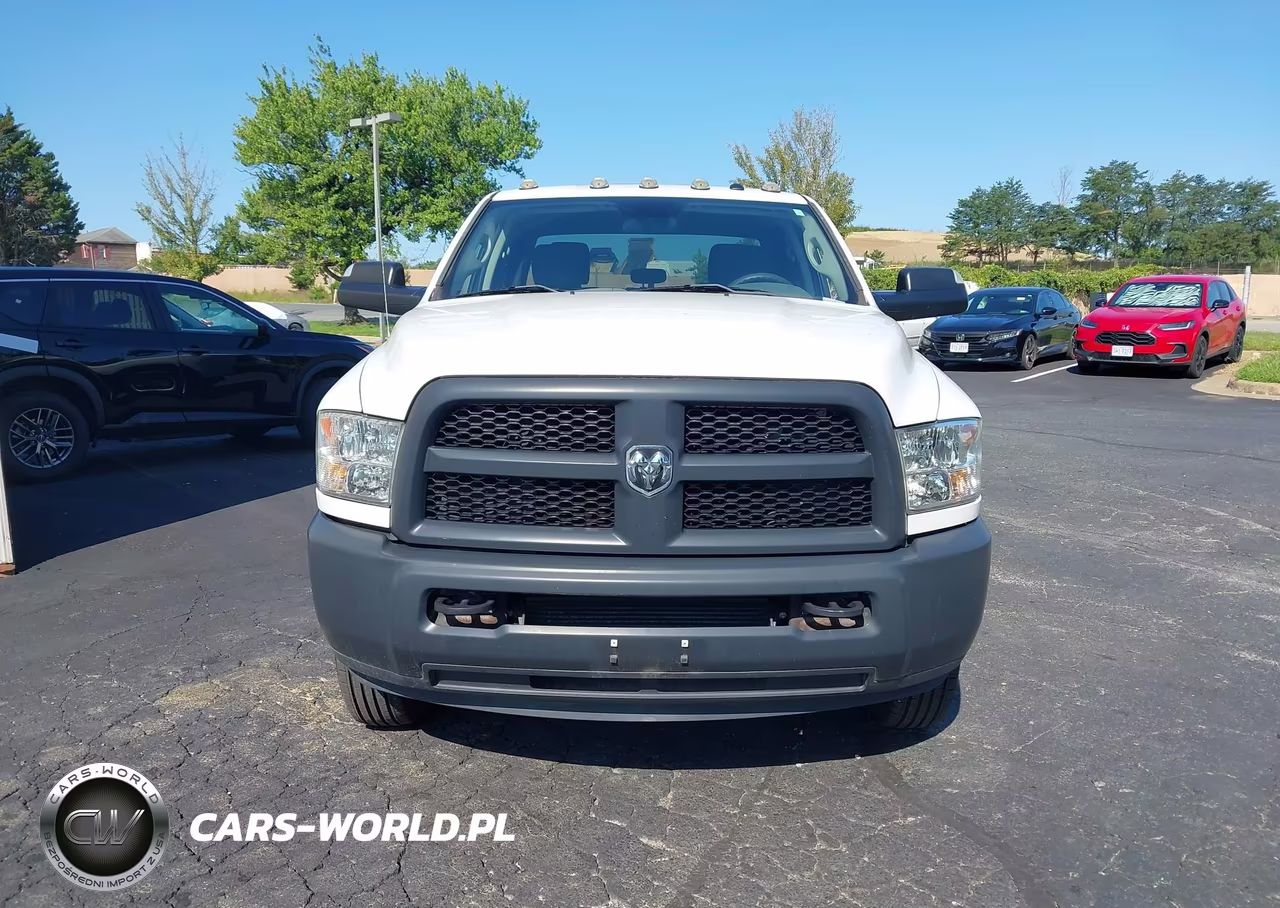 2018 Ram 3500 VIN:3C63RRGL7JG124164 - 13