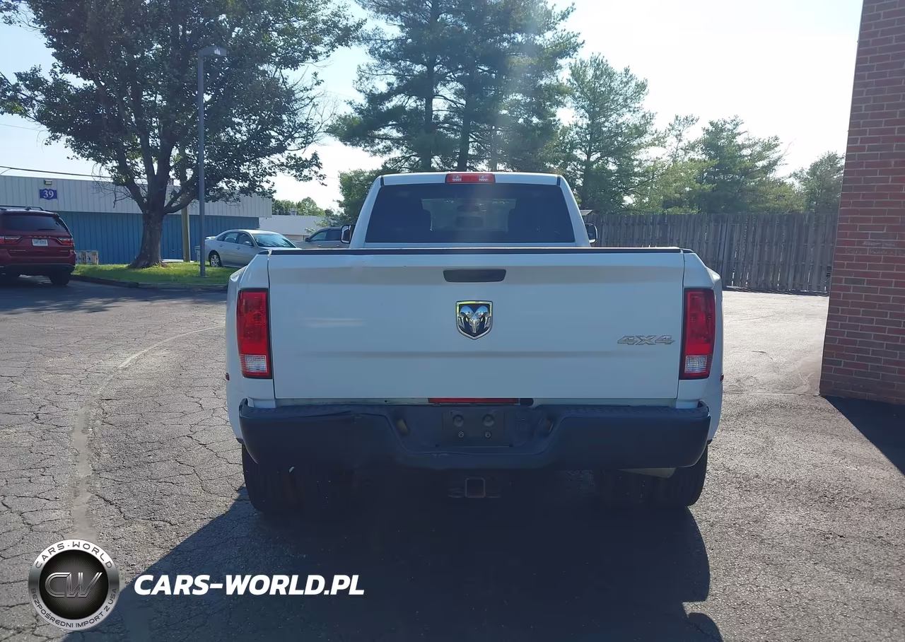 2018 Ram 3500 VIN:3C63RRGL7JG124164 - 17