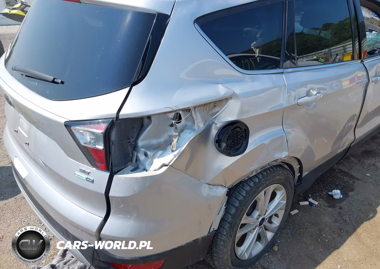 2017 Ford Escape Se VIN:1FMCU9GD1HUE24558 - 4
