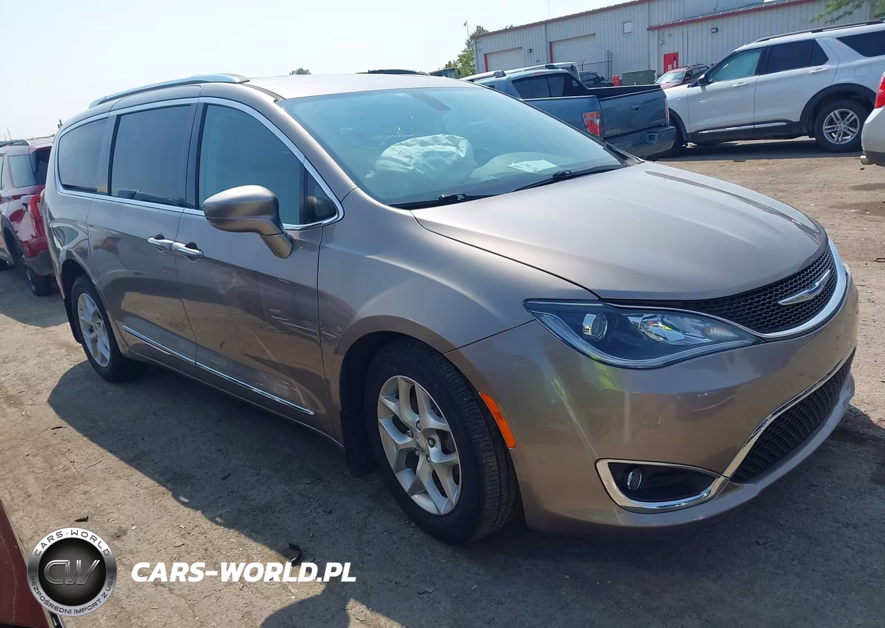 2018 Chrysler Pacifica Touring L Plus – zdjęcie 1 z 16
