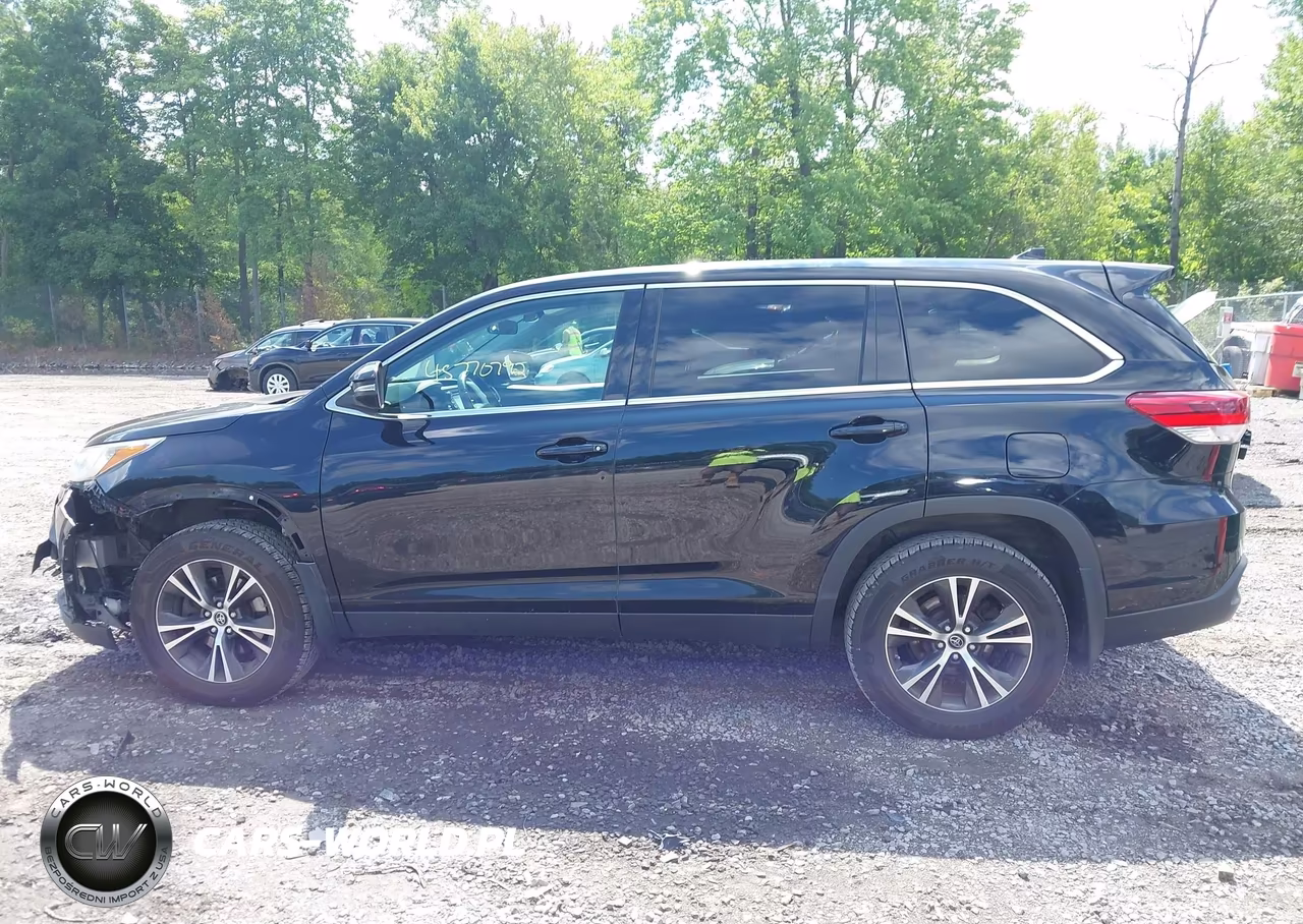 2019 Toyota Highlander Le Plus VIN:5TDBZRFH7KS986062 - 14