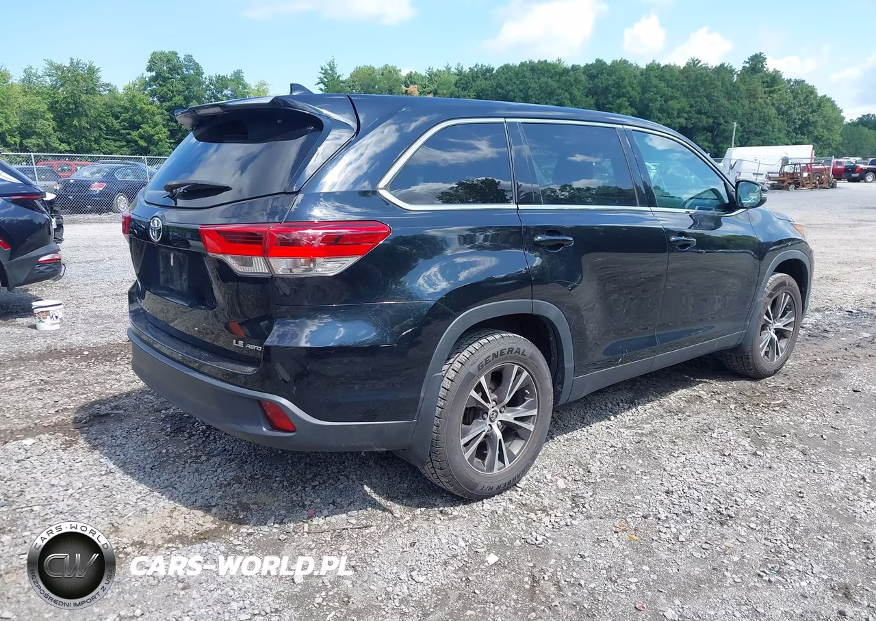 2019 Toyota Highlander Le Plus VIN:5TDBZRFH7KS986062 - 4