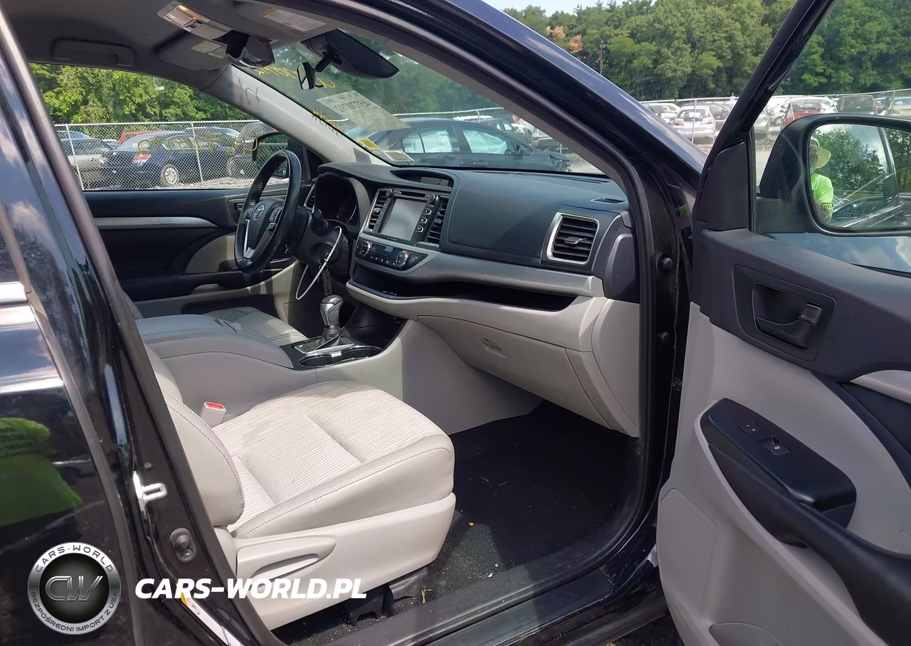 2019 Toyota Highlander Le Plus VIN:5TDBZRFH7KS986062 - 5