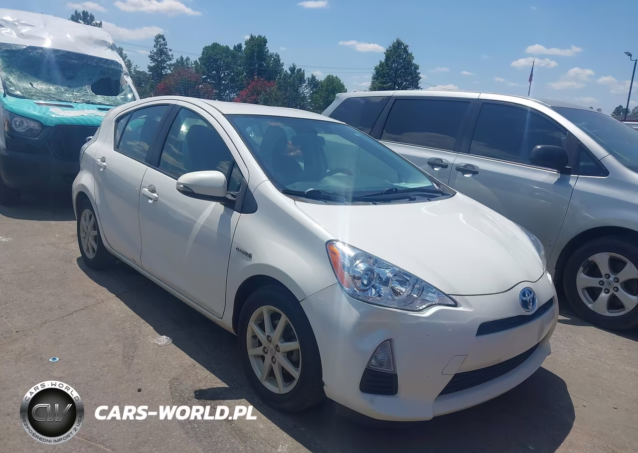 2013 Toyota Prius C Three – zdjęcie 1 z 16