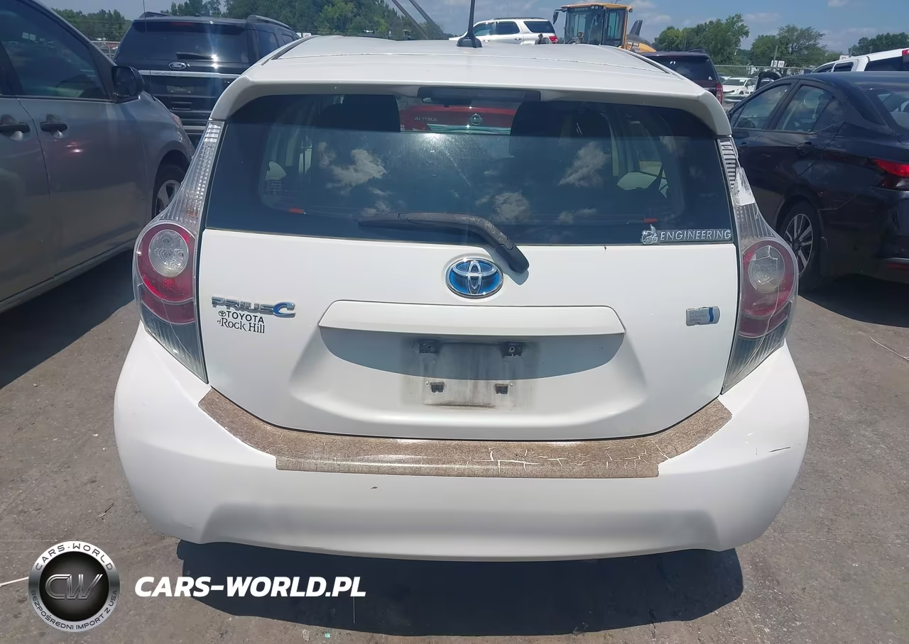 2013 Toyota Prius C Three VIN:JTDKDTB32D1539502 - 16