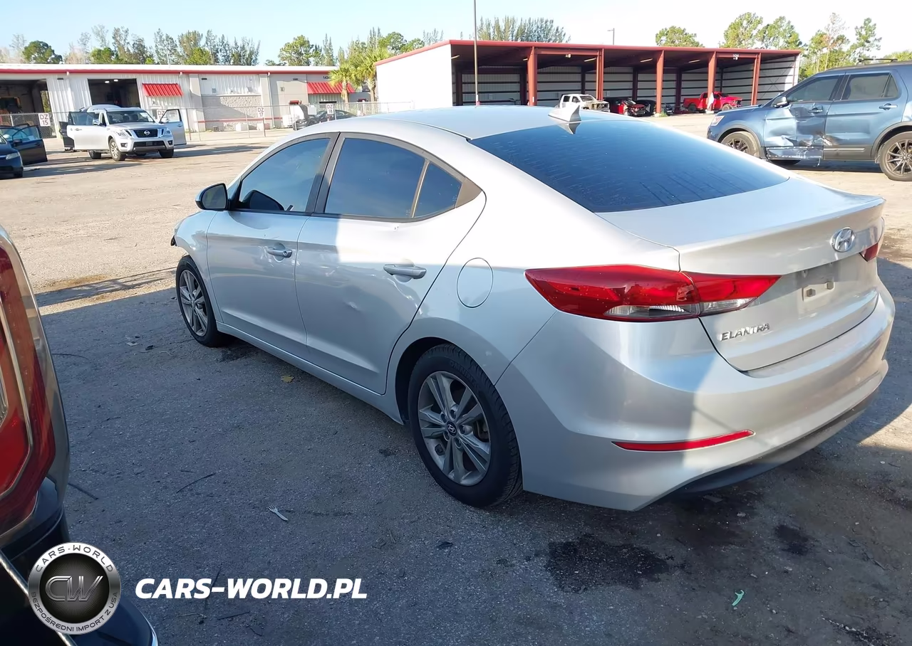 2018 Hyundai Elantra Sel VIN:5NPD84LF2JH237353 - 3