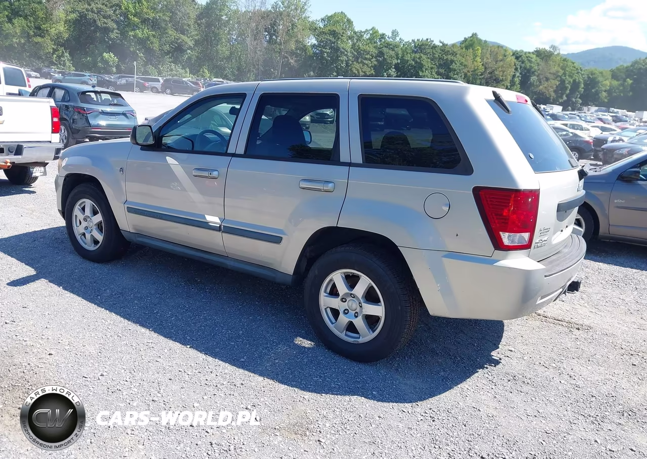 2008 Jeep Grand Cherokee Laredo VIN:1J8HR48N88C204872 - 3