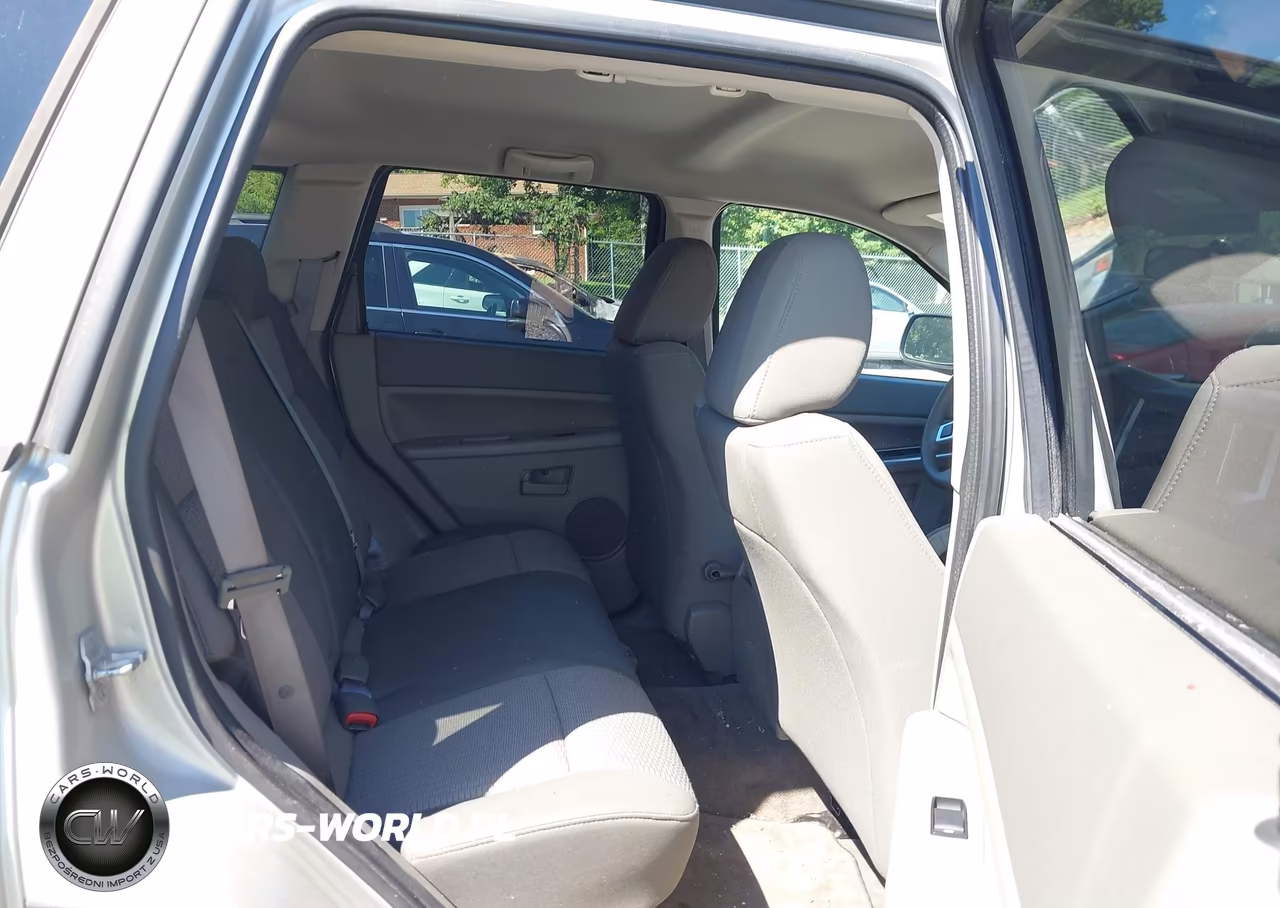 2008 Jeep Grand Cherokee Laredo VIN:1J8HR48N88C204872 - 8
