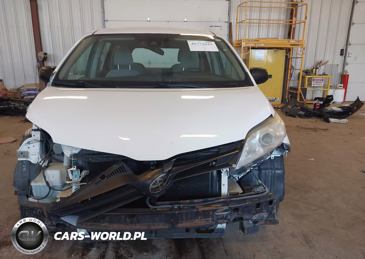 2018 Toyota Sienna L 7 Passenger VIN:5TDZZ3DC4JS928038 - 6