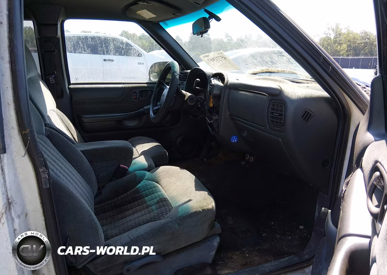 2002 Chevrolet S-10 Ls VIN:1GCCS19W128106255 - 5