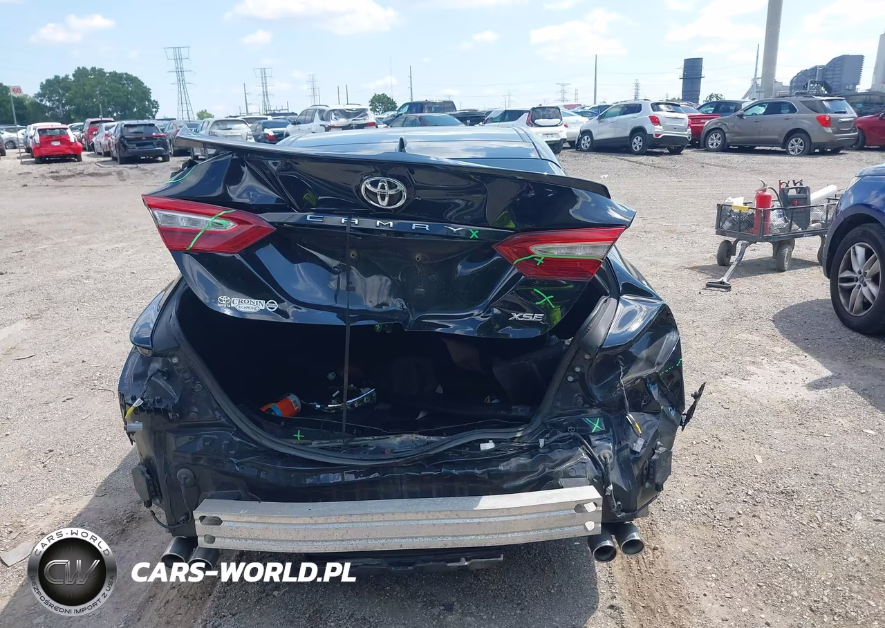 2018 Toyota Camry Xse V6 VIN:4T1BZ1HKXJU011832 - 17