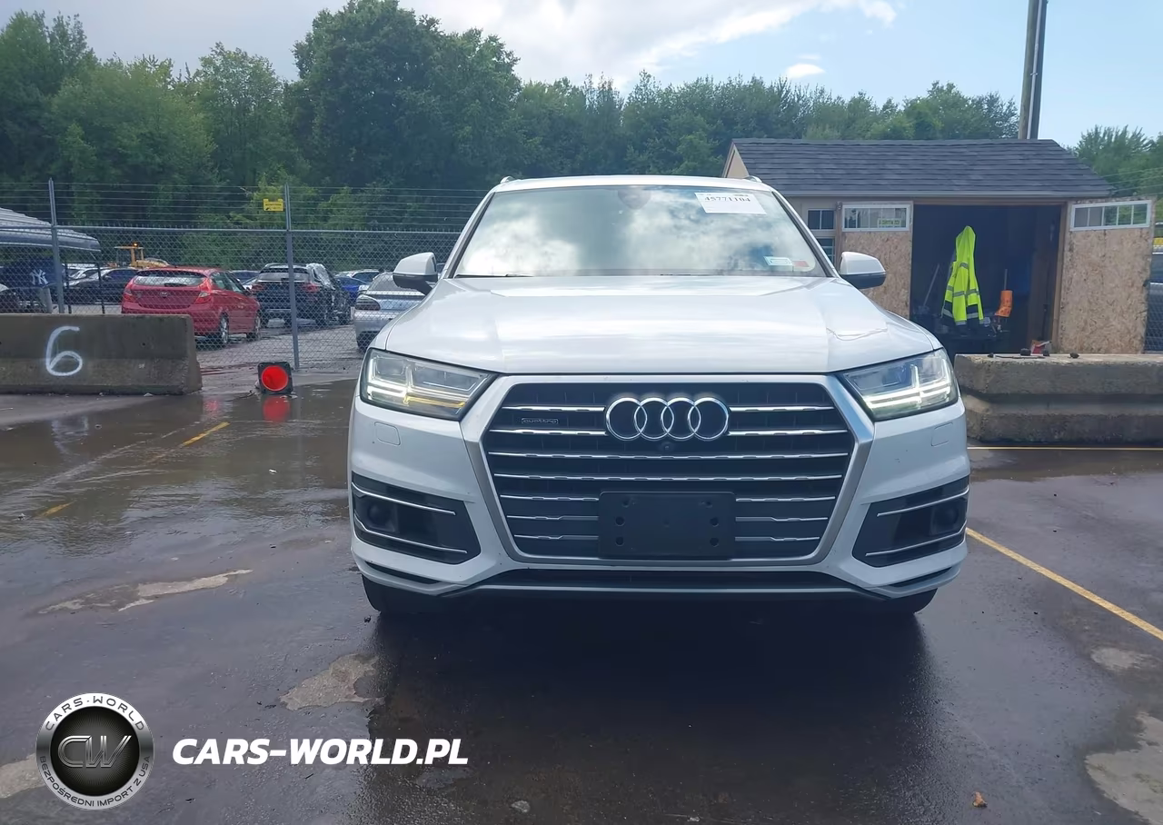 2018 Audi Q7 3.0T Premium VIN:WA1VAAF75JD016258 - 12