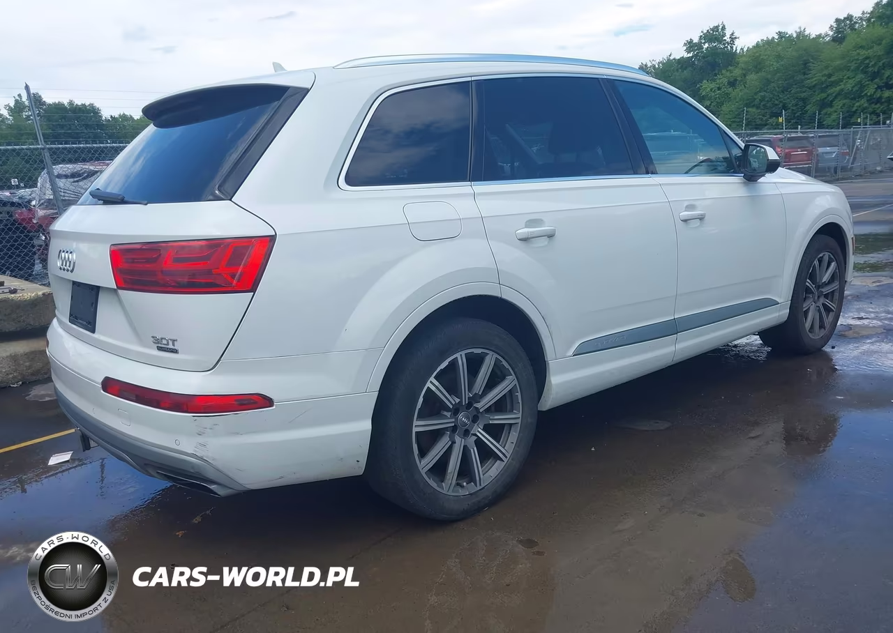 2018 Audi Q7 3.0T Premium VIN:WA1VAAF75JD016258 - 4