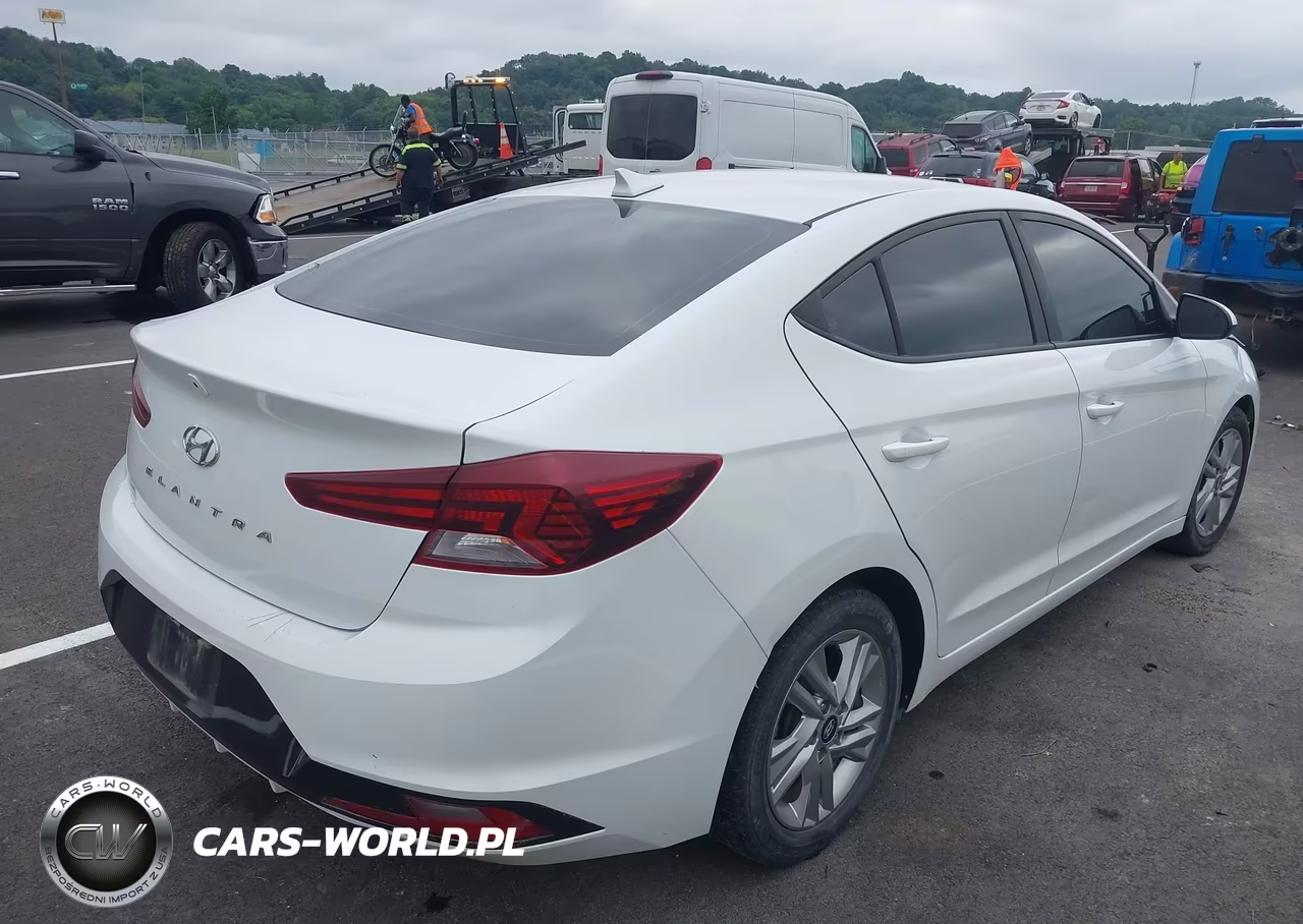 2020 Hyundai Elantra Sel VIN:5NPD84LF0LH574879 - 4