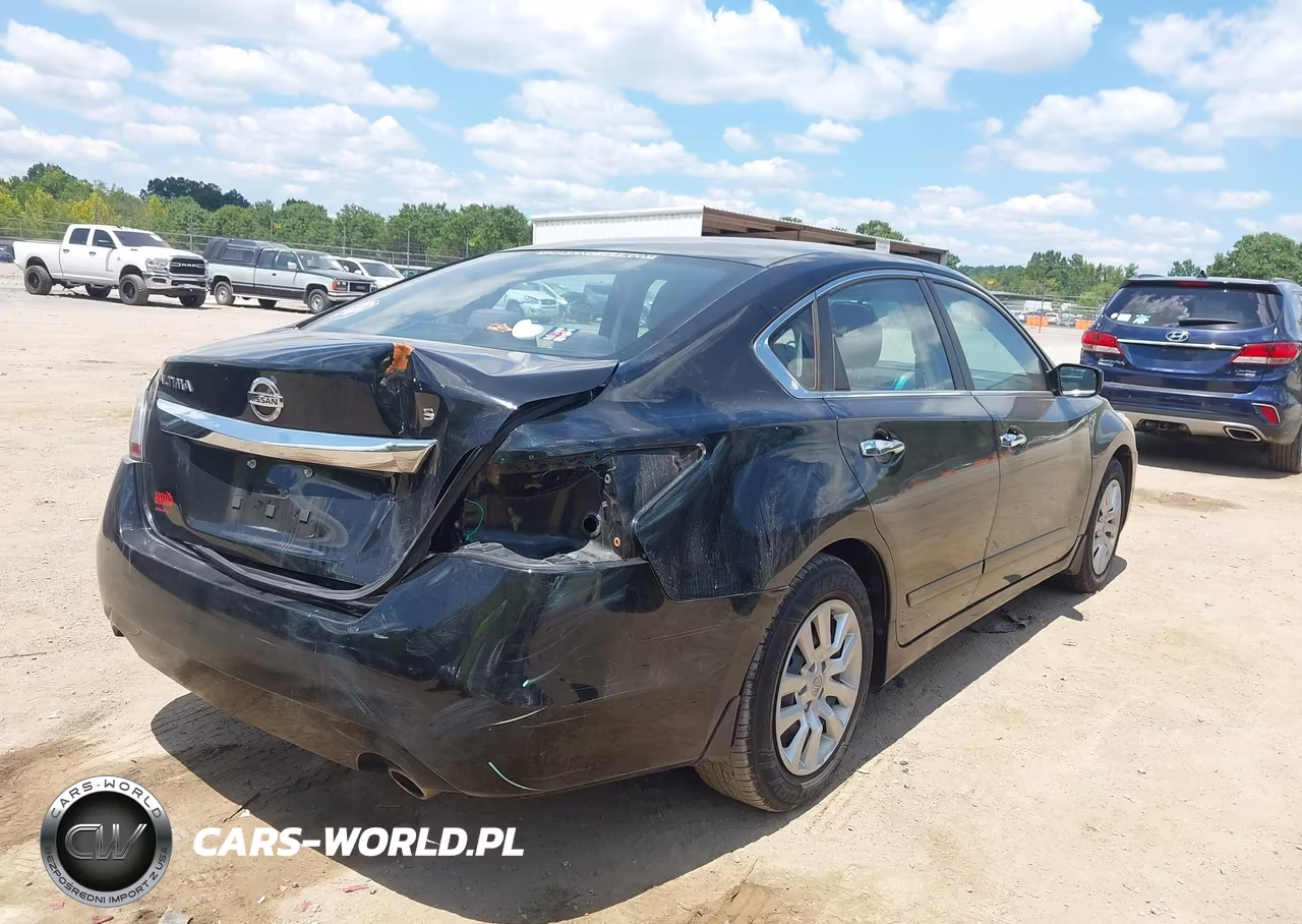 2015 Nissan Altima 2.5 S VIN:1N4AL3AP1FC568747 - 4