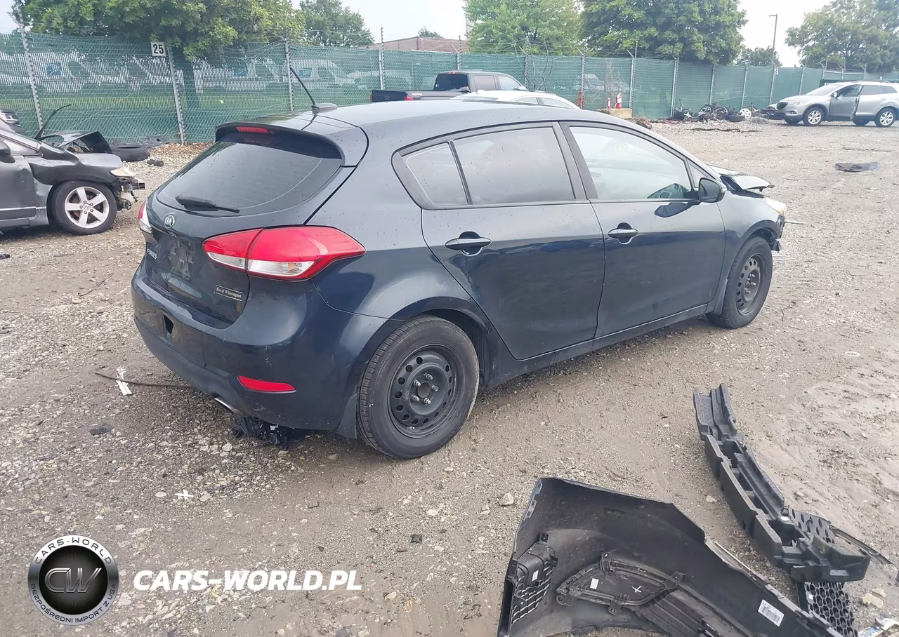 2017 Kia Forte Lx VIN:KNAFK5A83H5725514 - 4