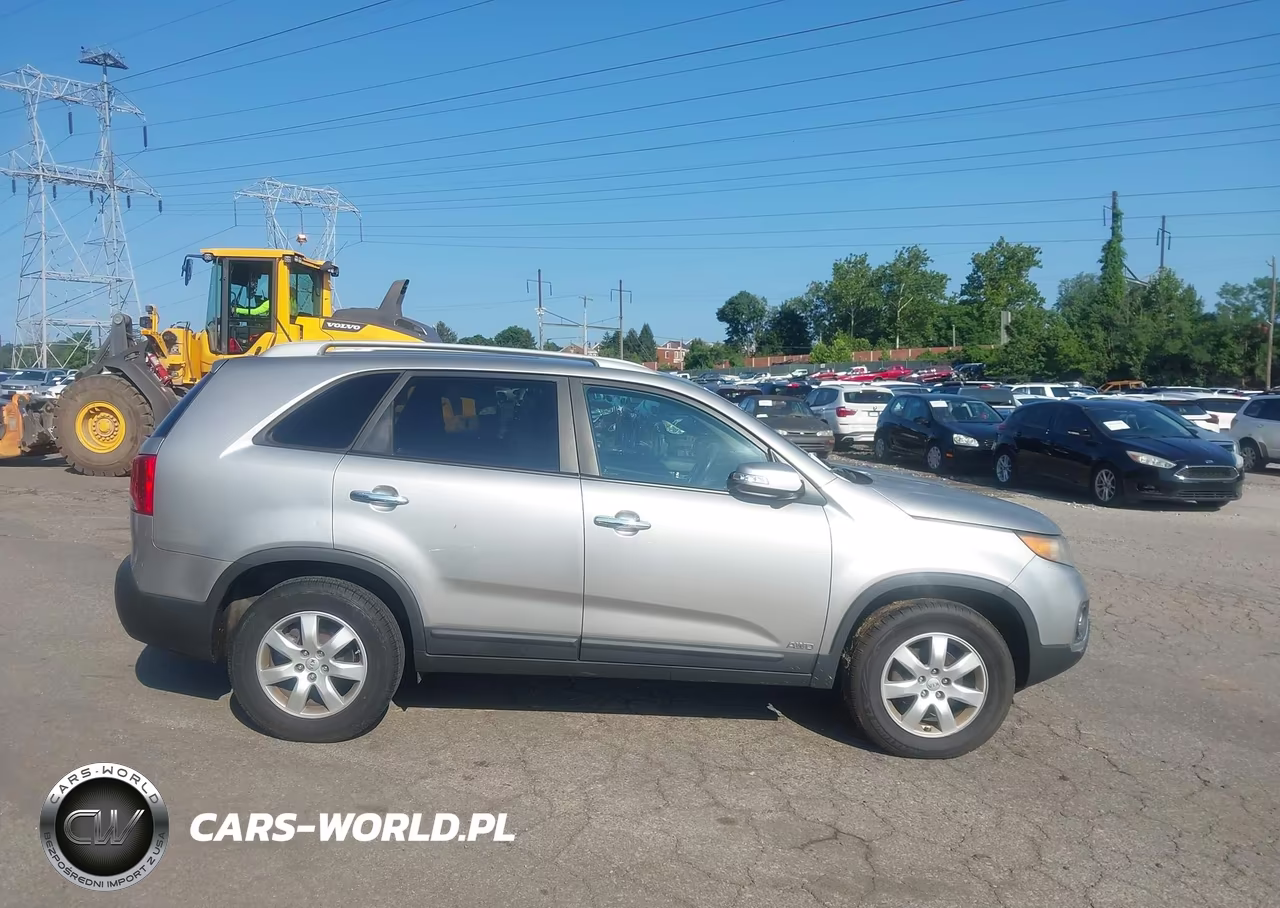 2013 Kia Sorento Lx VIN:5XYKTCA63DG335130 - 13