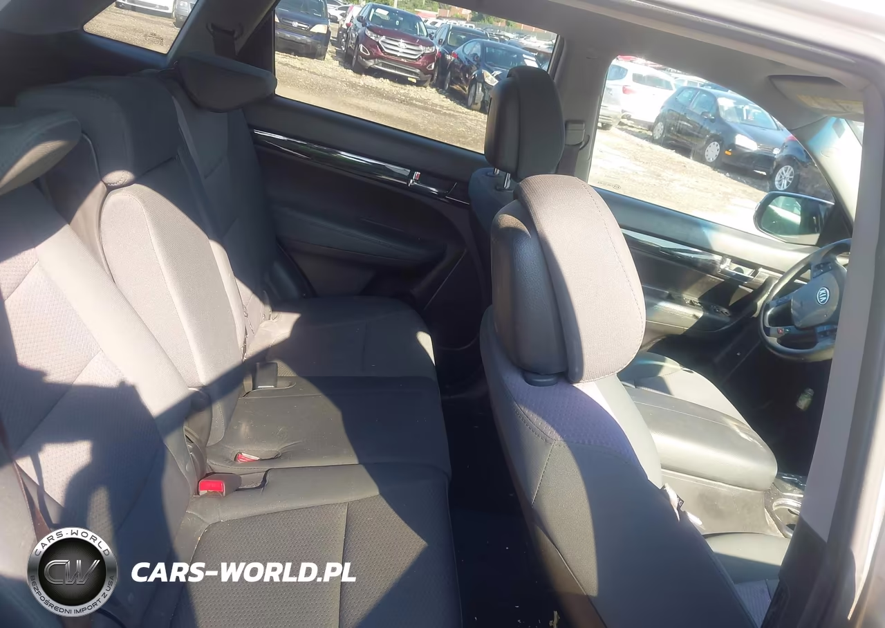 2013 Kia Sorento Lx VIN:5XYKTCA63DG335130 - 8