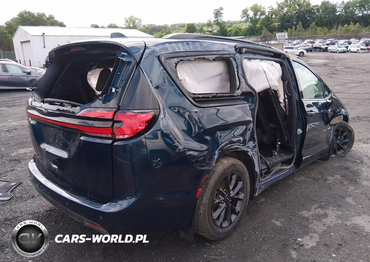 2021 Chrysler Pacifica Touring VIN:2C4RC1FG0MR565479 - 4