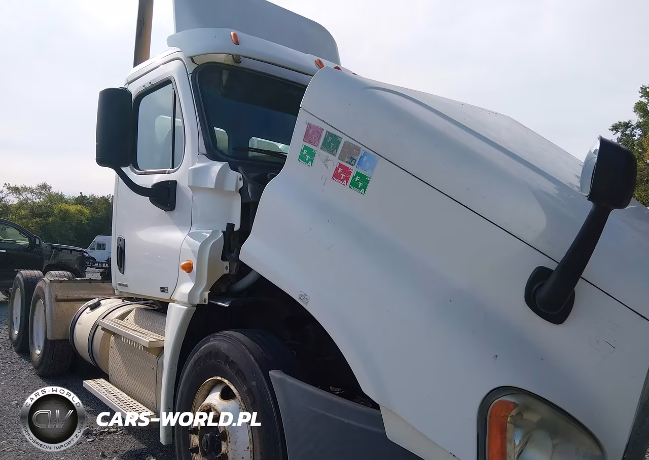 2011 Freightliner Cascadia 125 VIN:1FUJGEDV7BSAY8227 - 11