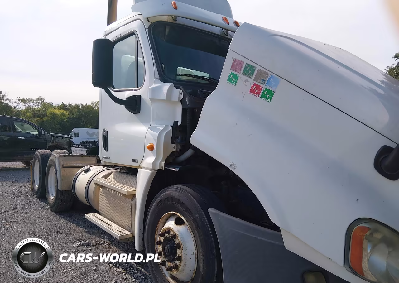 2011 Freightliner Cascadia 125 VIN:1FUJGEDV7BSAY8227 - 12